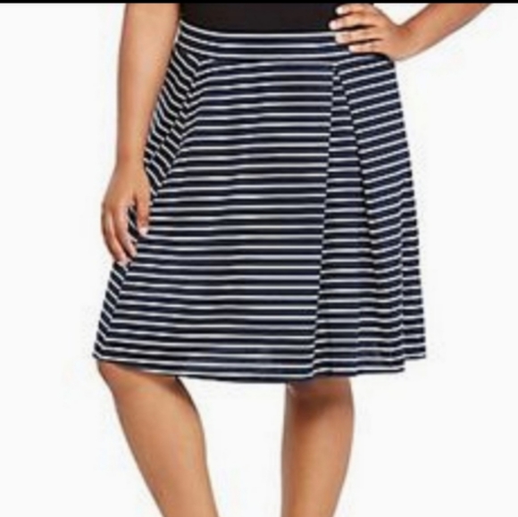 Torrid Navy & White Striped Skirt Inverted Pleat - Picture 7 of 7